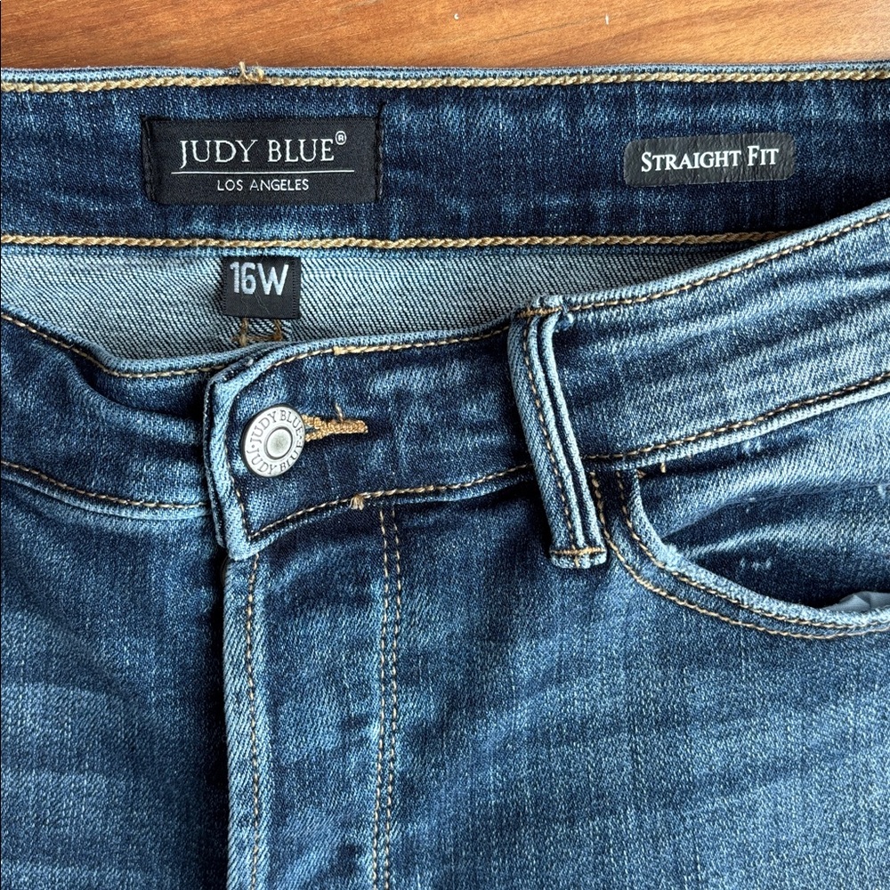 Judy Blue straight leg - Picture 3 of 11